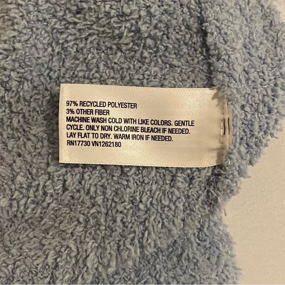 Stars Above Sz M Baby Blue V-Neck Cropped Fuzzy Sweater - Picture 6 of 7